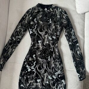 Chic Black and White Long Sleeve Dress